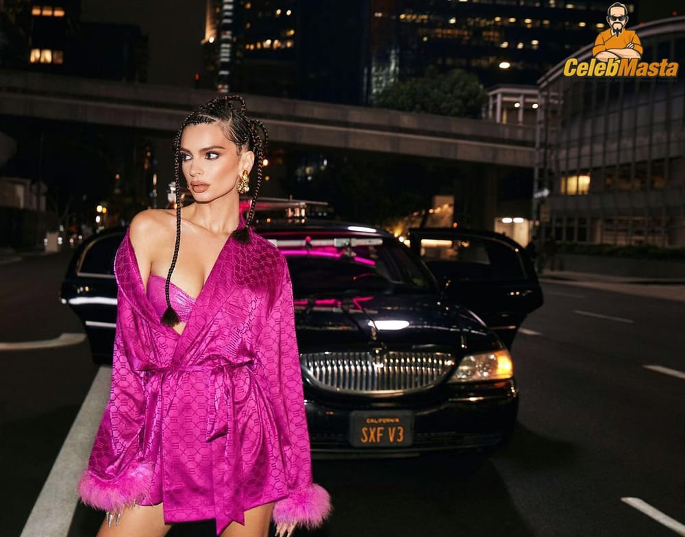 Emily Ratajkowski