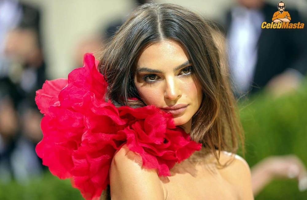 Emily Ratajkowski