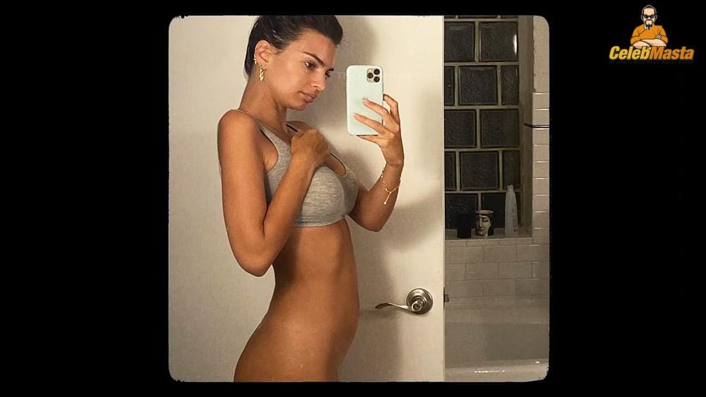 Emily Ratajkowski