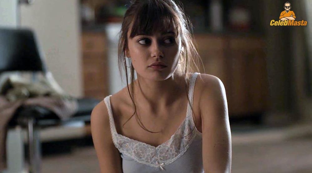 Ella Purnell