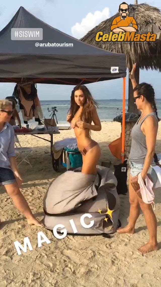 Alexis Ren