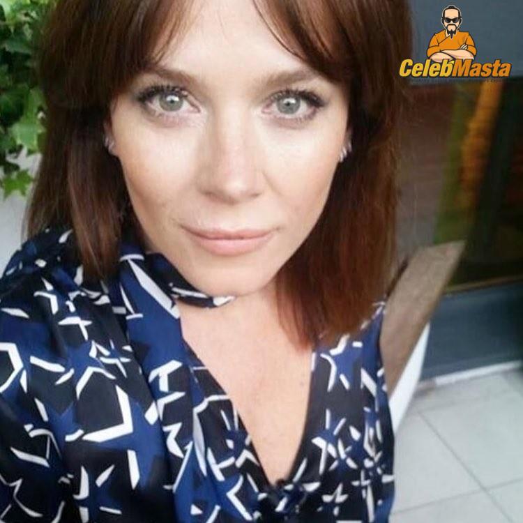 Anna Friel