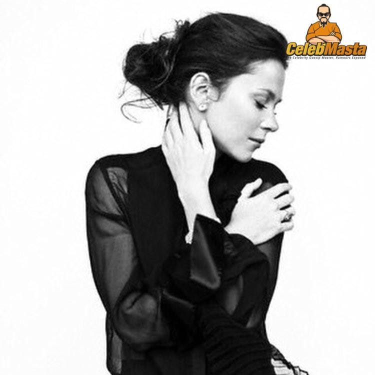 Anna Friel