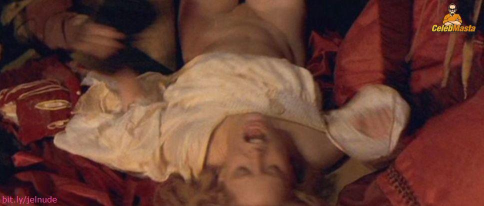 Jennifer Jason Leigh