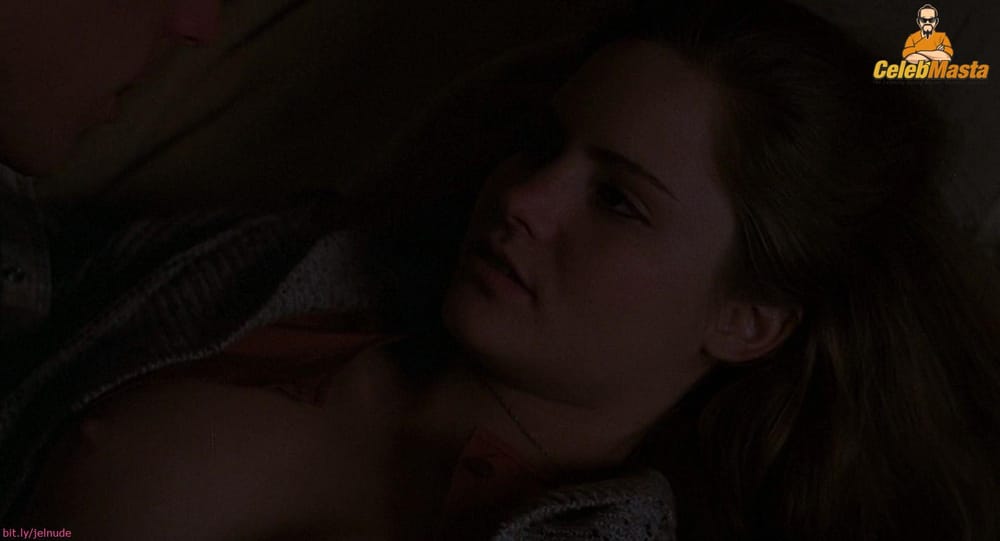 Jennifer Jason Leigh