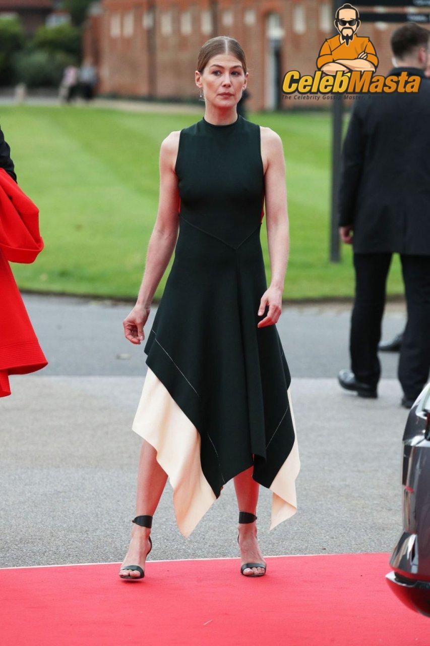 Rosamund Pike