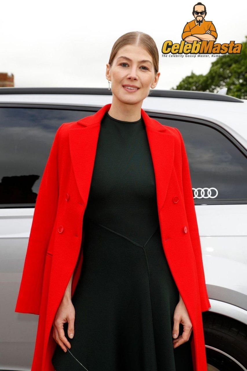 Rosamund Pike
