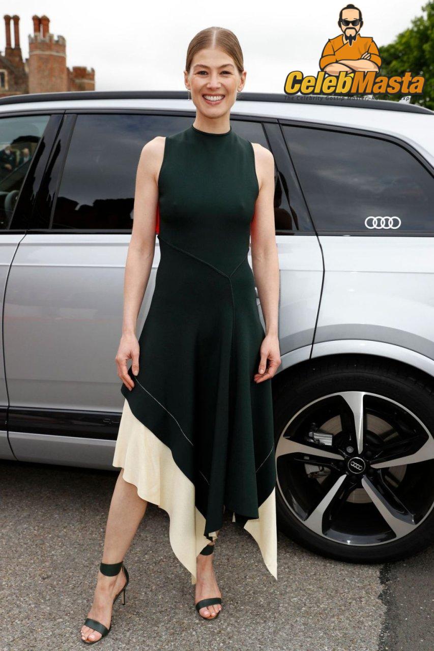 Rosamund Pike