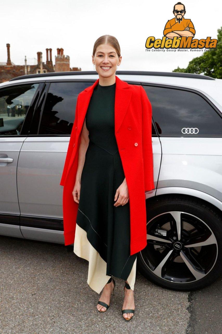 Rosamund Pike