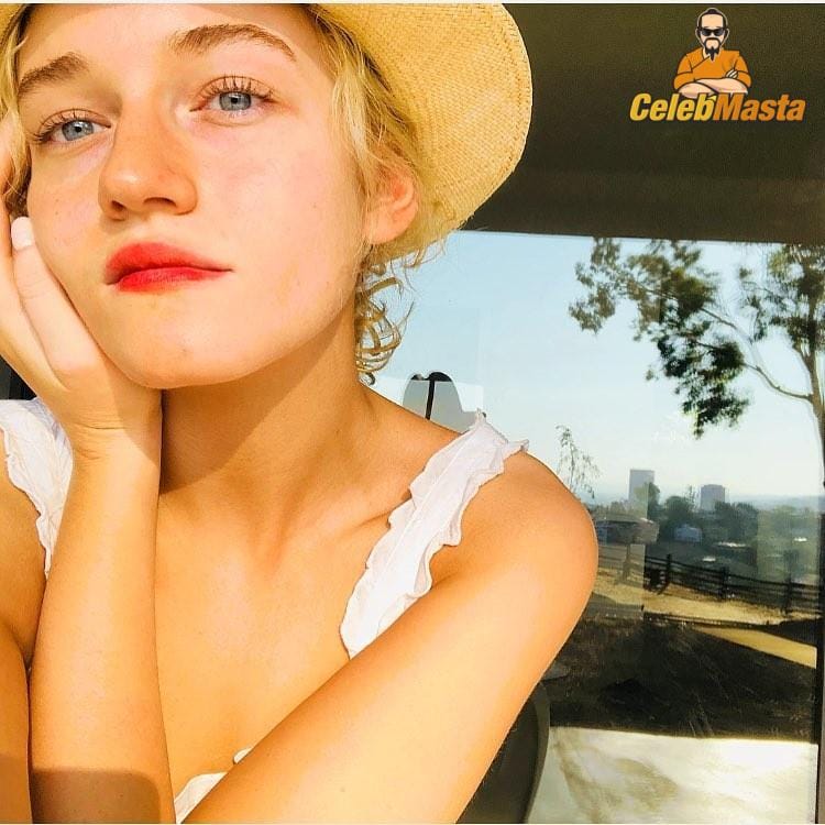 Julia Garner