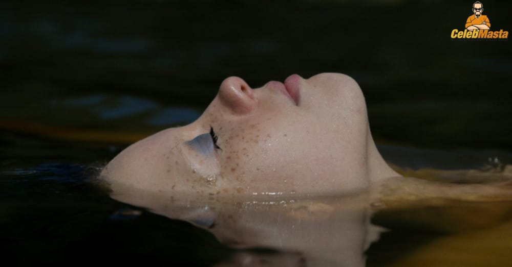 Mia Goth