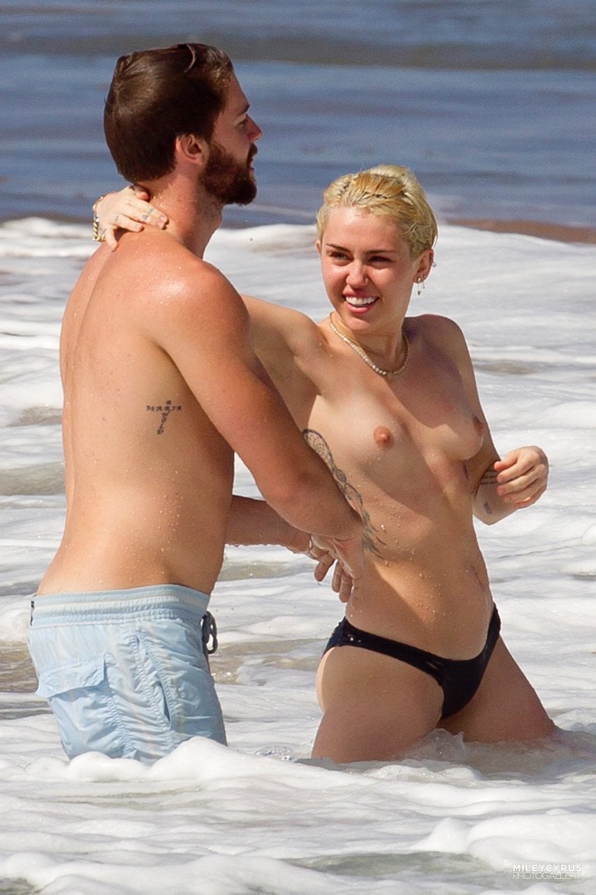 Miley Cyrus Sex Scene Videos and Nude Photos