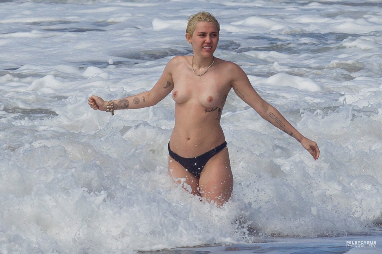 Miley Cyrus Sex Scene Videos and Nude Photos