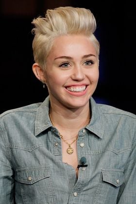 Miley Cyrus Sex Scene Videos and Nude Photos