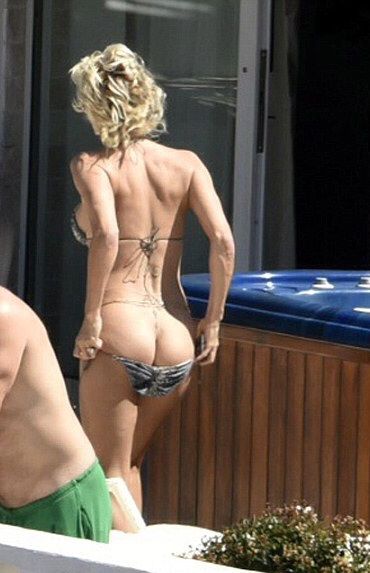 Pamela Anderson 35