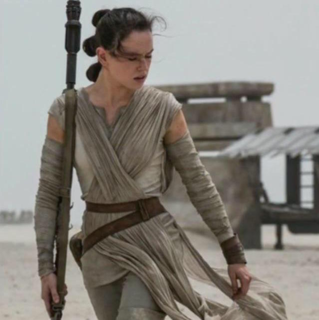 Daisy Ridley despierta la fuerza con sus imágenes desnudos para los fans de Star Wars