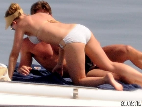 Scarlett Johansson Sex Scene Videos and Nude Photos