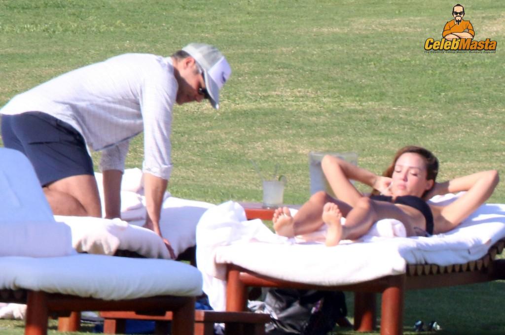Jessica Alba Sex Scene Videos and Nude Photos