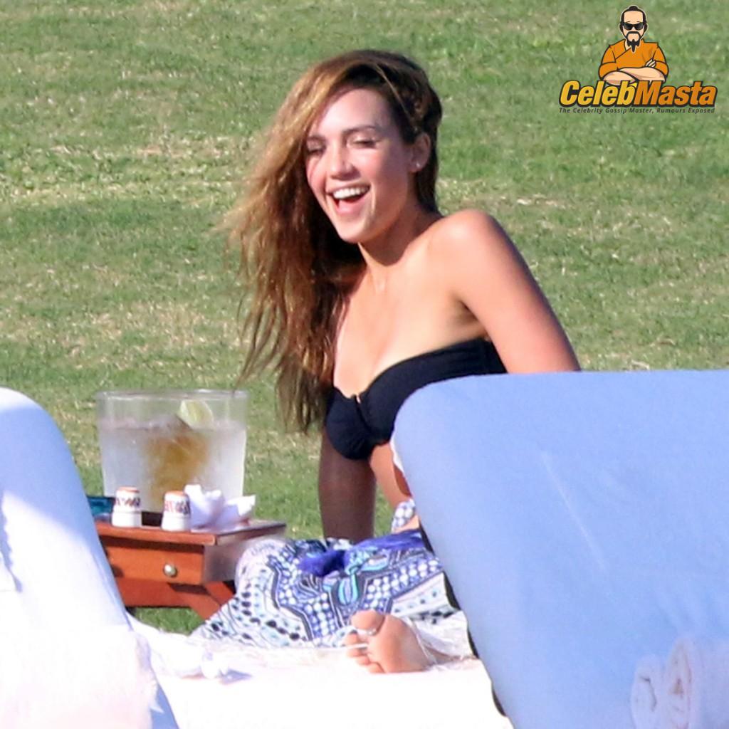 Jessica Alba Sex Scene Videos and Nude Photos