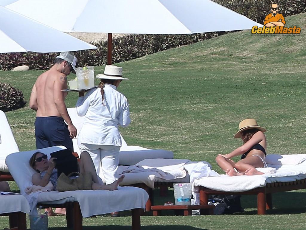 Jessica Alba Sex Scene Videos and Nude Photos