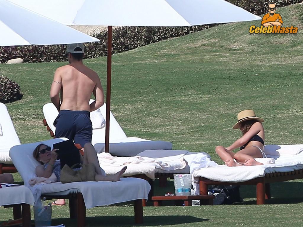 Jessica Alba Sex Scene Videos and Nude Photos