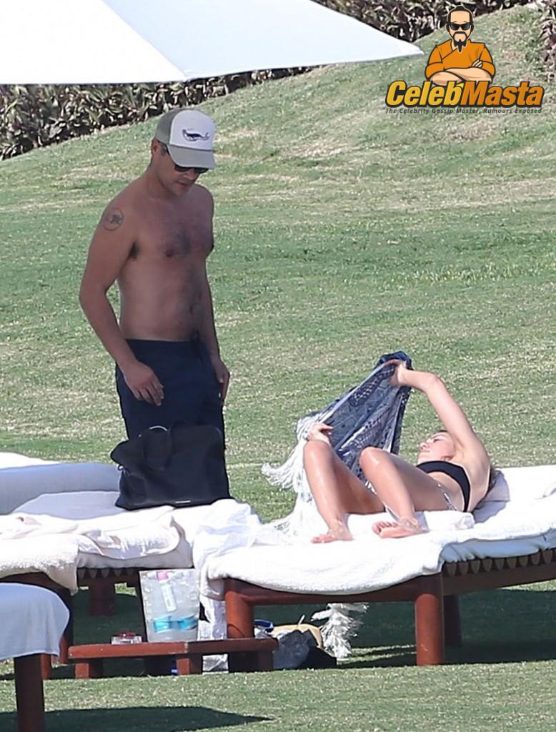Jessica Alba Sex Scene Videos and Nude Photos