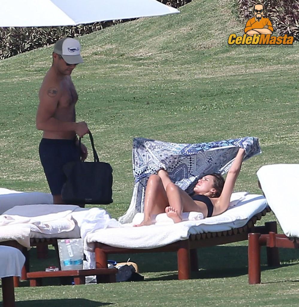 Jessica Alba Sex Scene Videos and Nude Photos