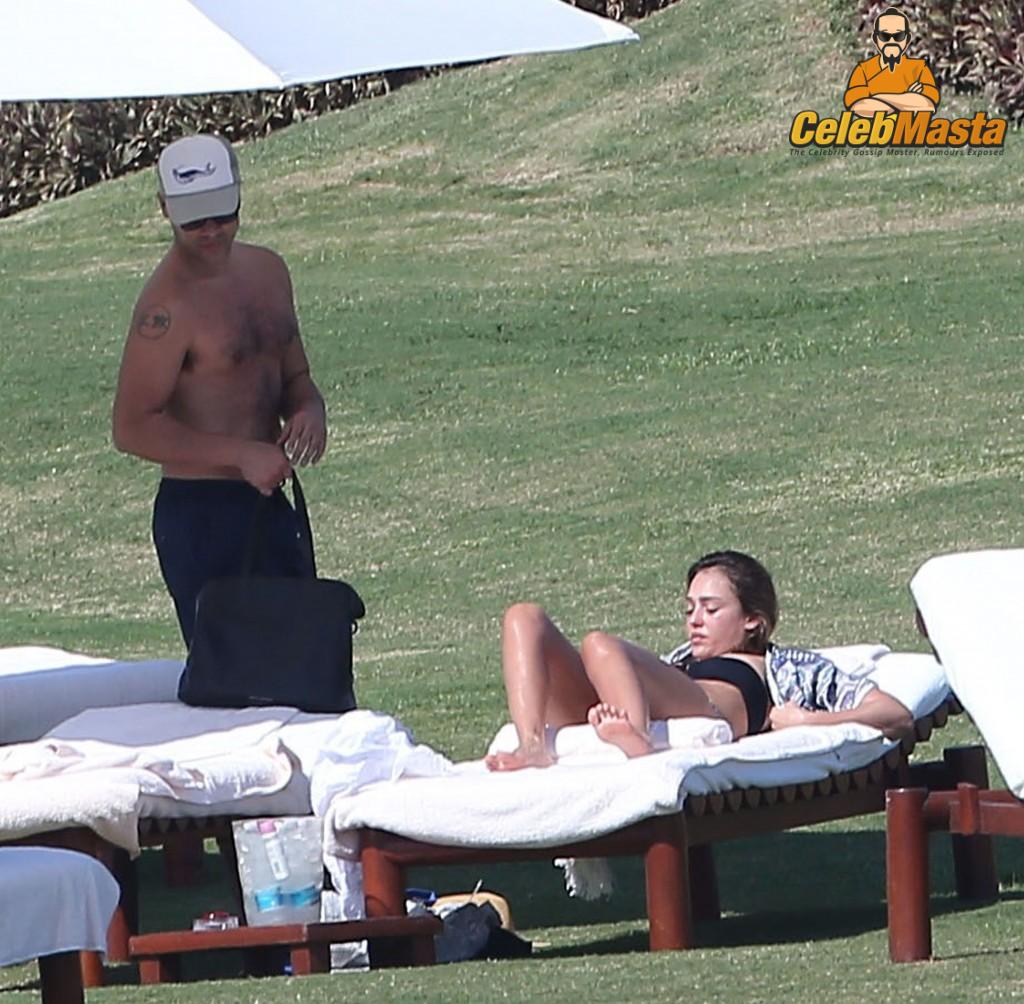 Jessica Alba Sex Scene Videos and Nude Photos