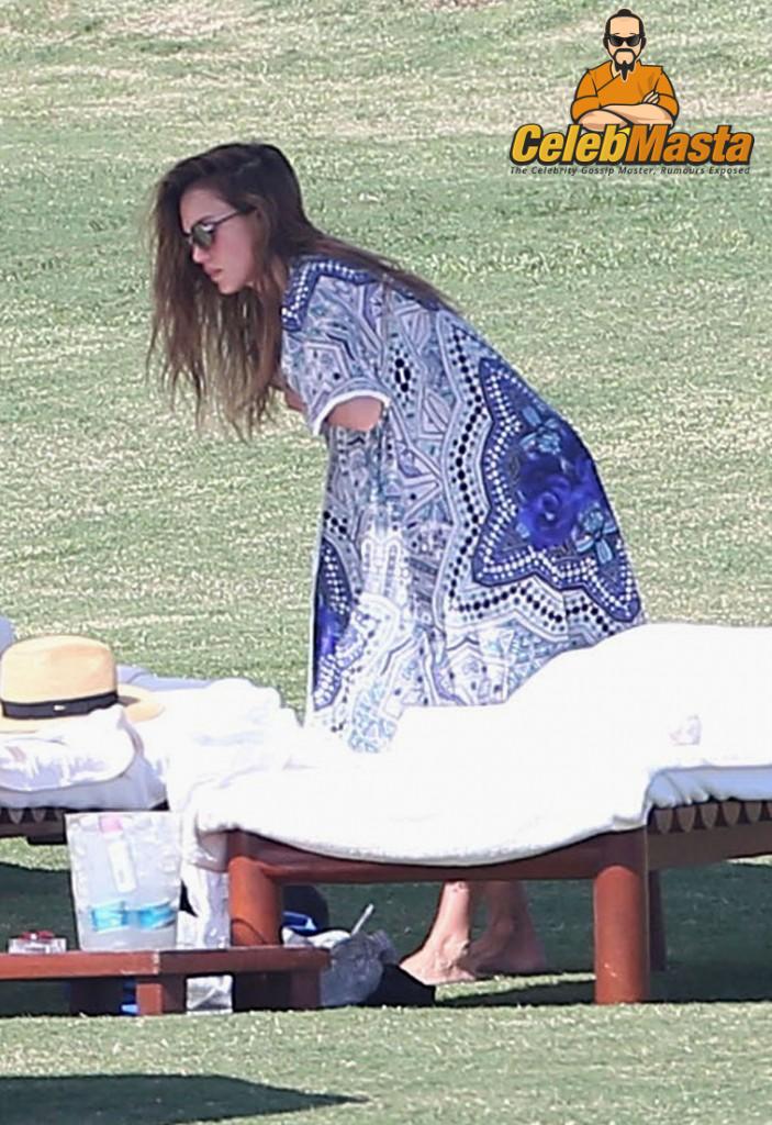 Jessica Alba Sex Scene Videos and Nude Photos