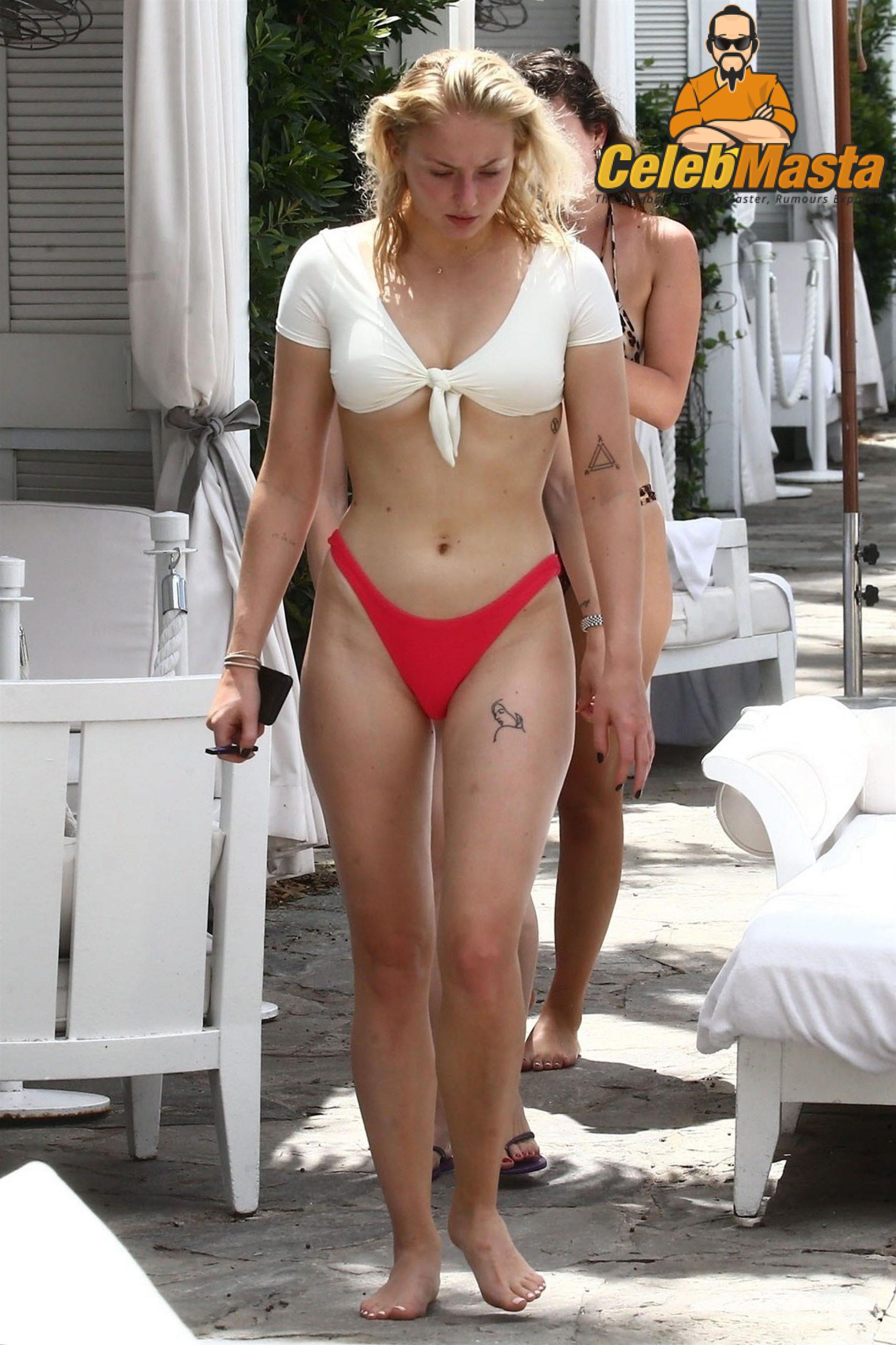 Sophie Turner Sex Scene Videos and Nude Photos