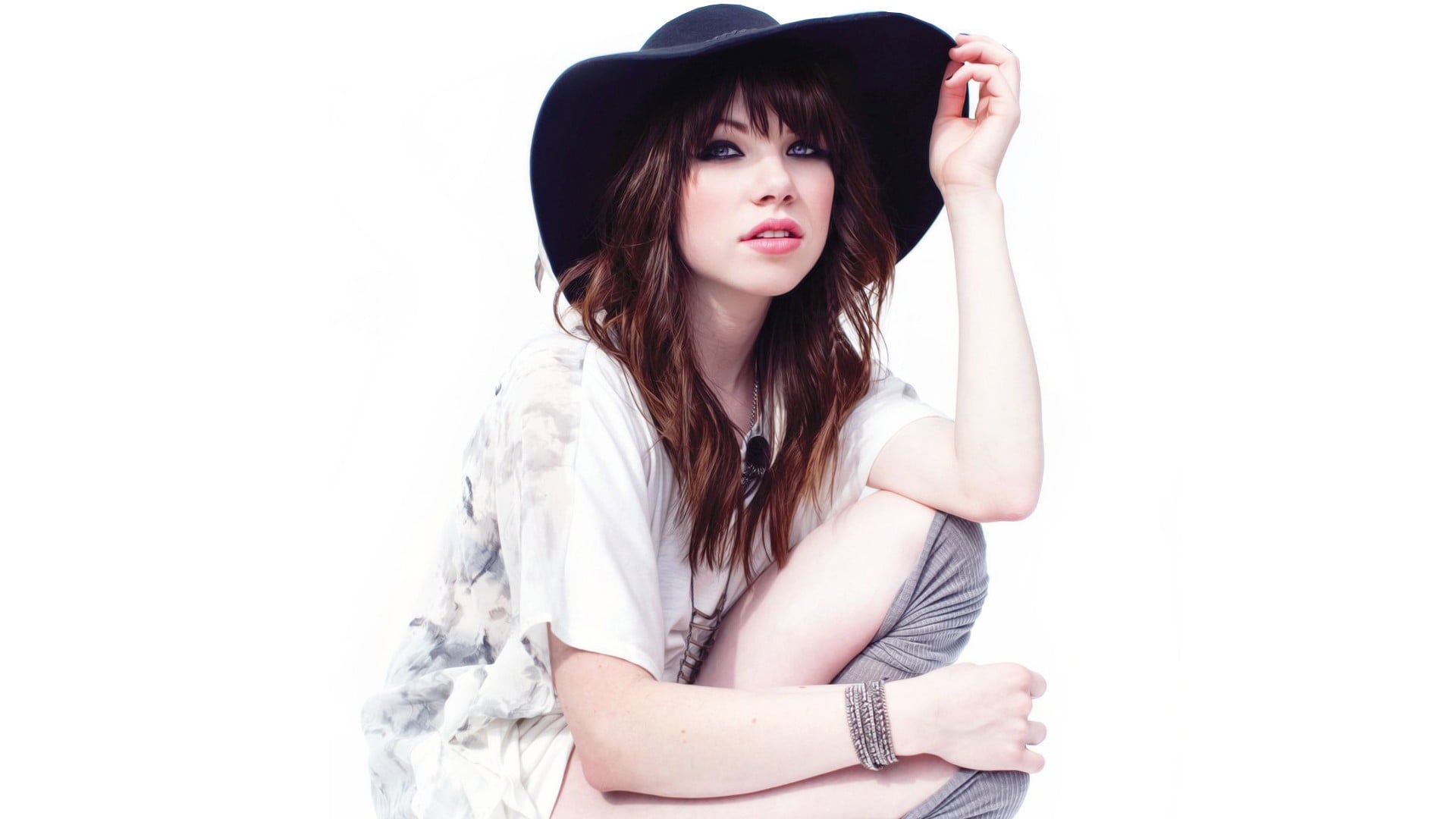 Carly Rae Jepsen Sex Scene Videos and Nude Photos
