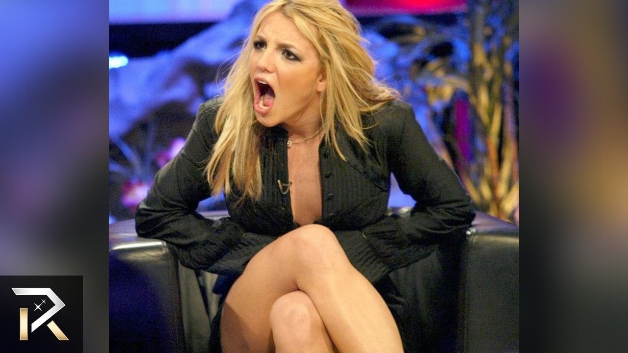 The Most Embarrassing Celebrity Wardrobe Malfunction ( NSFW ) | CelebNews image 2