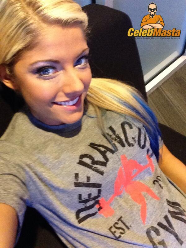 Alexa Bliss (Alexis Cabrera)
