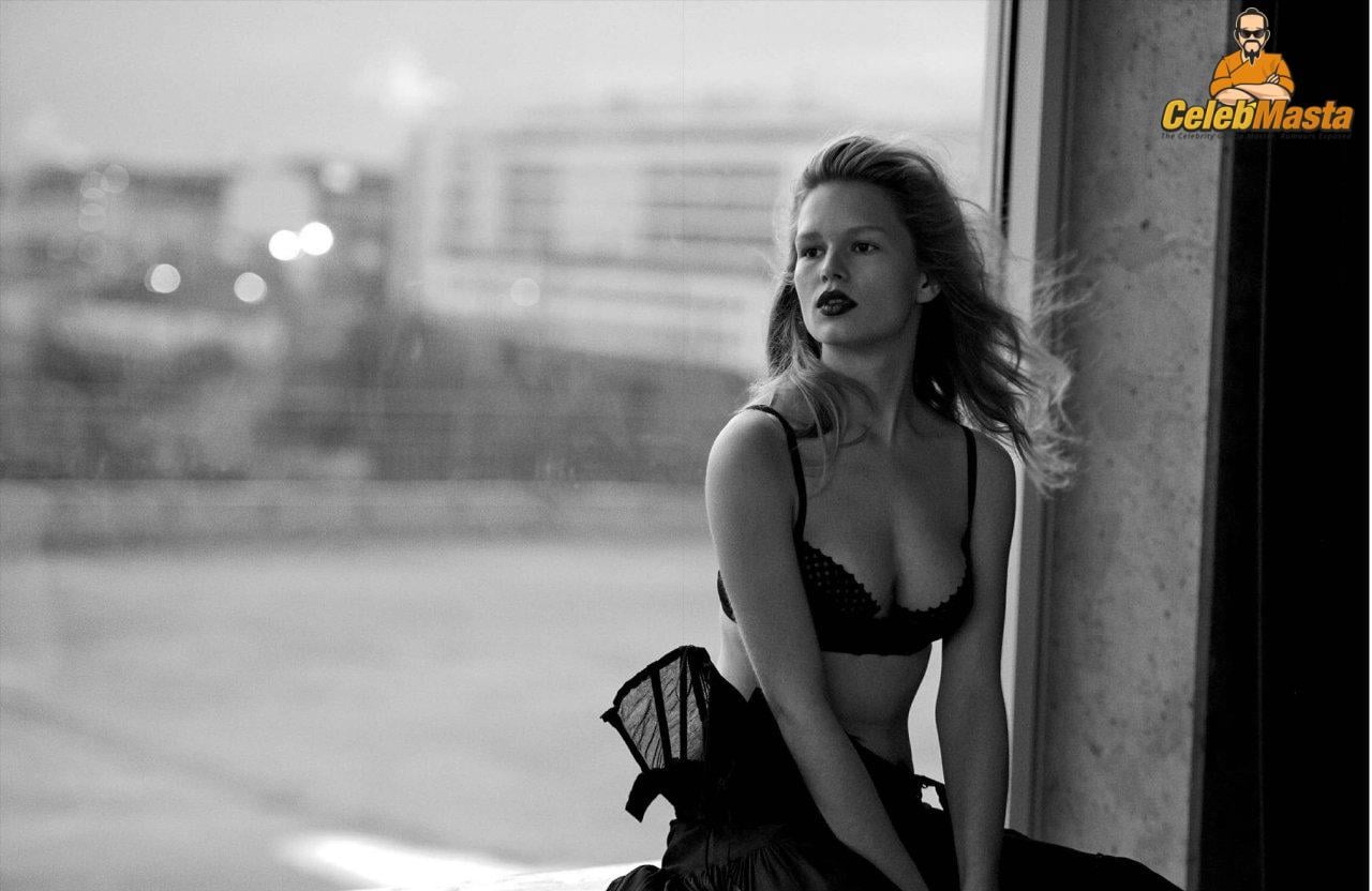 Anna Ewers