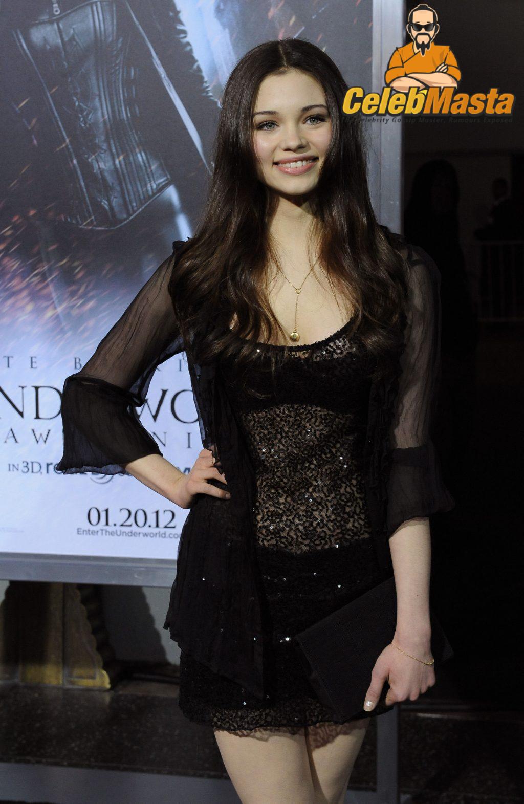 India Eisley Sex Scene Videos and Nude Photos