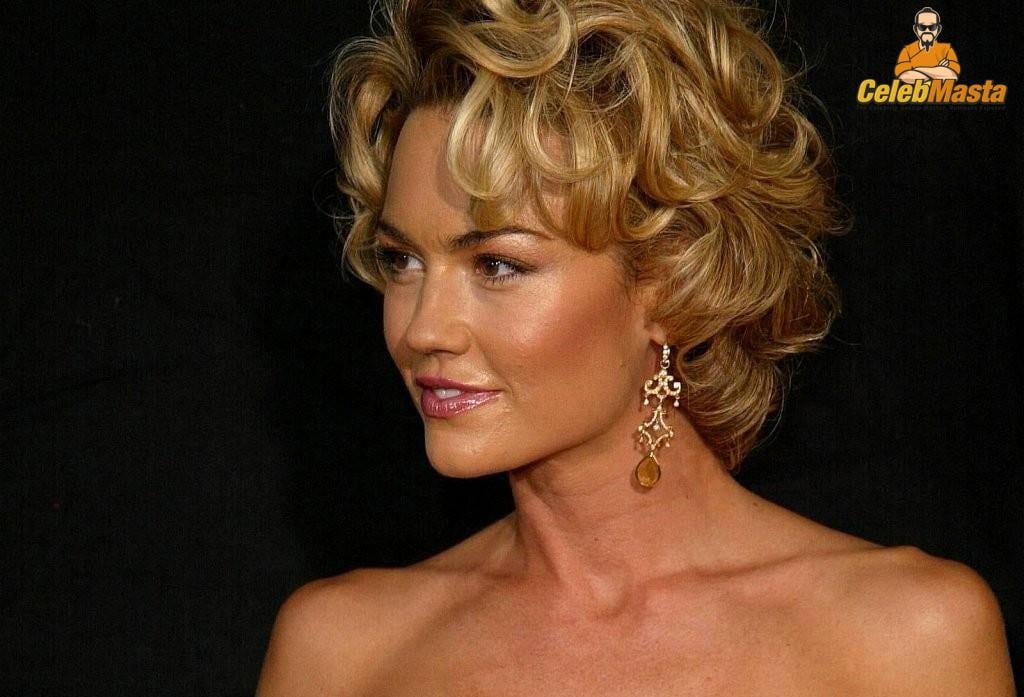 Kelly Carlson