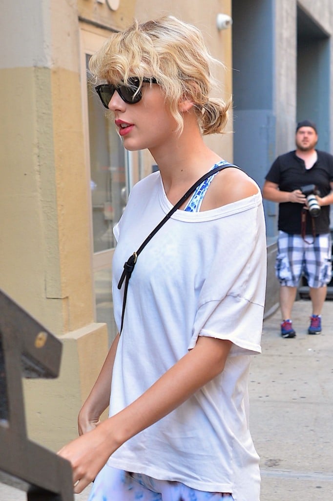 Taylor Swift 16