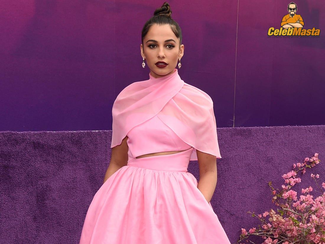 Naomi Scott Sex Scene Videos and Nude Photos