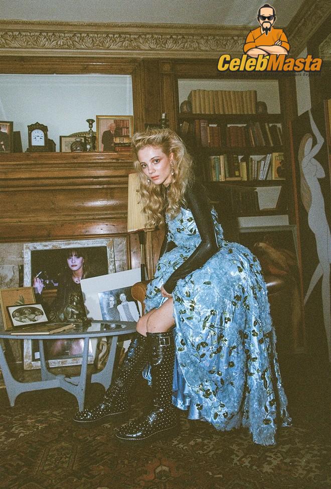 Freya Allan Sex Scene Videos and Nude Photos