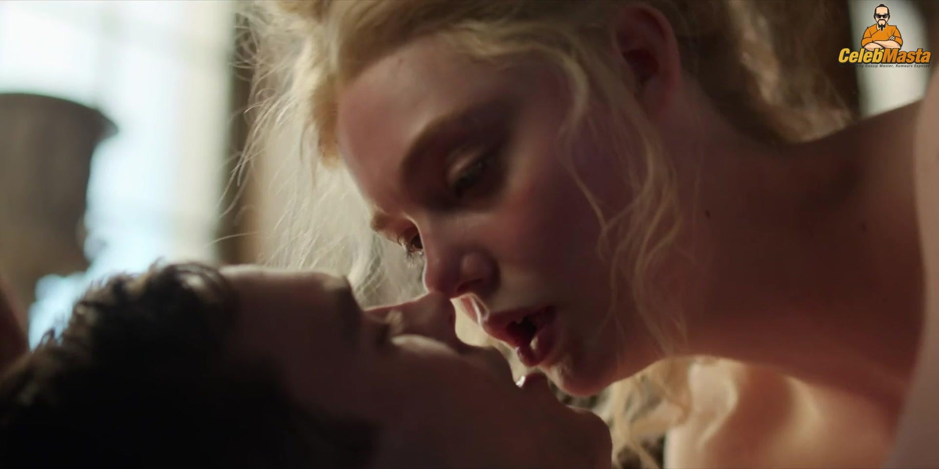 Elle Fanning