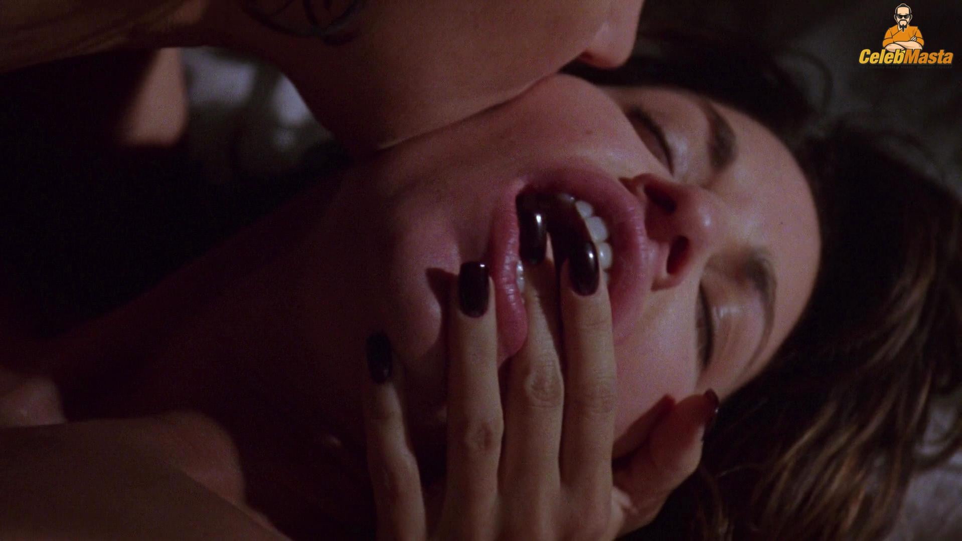 Gina Gershon and Jennifer Tilly
