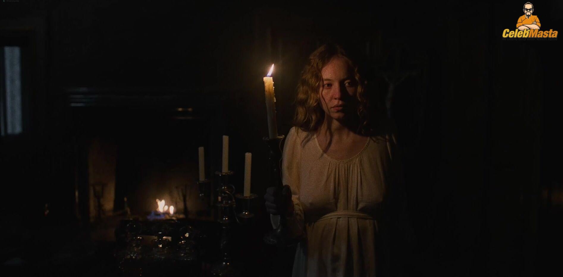 Sydney Sweeney nearly nude wardrobe malfunction. Sydney Sweeney daring stage look leaves little to imagination.