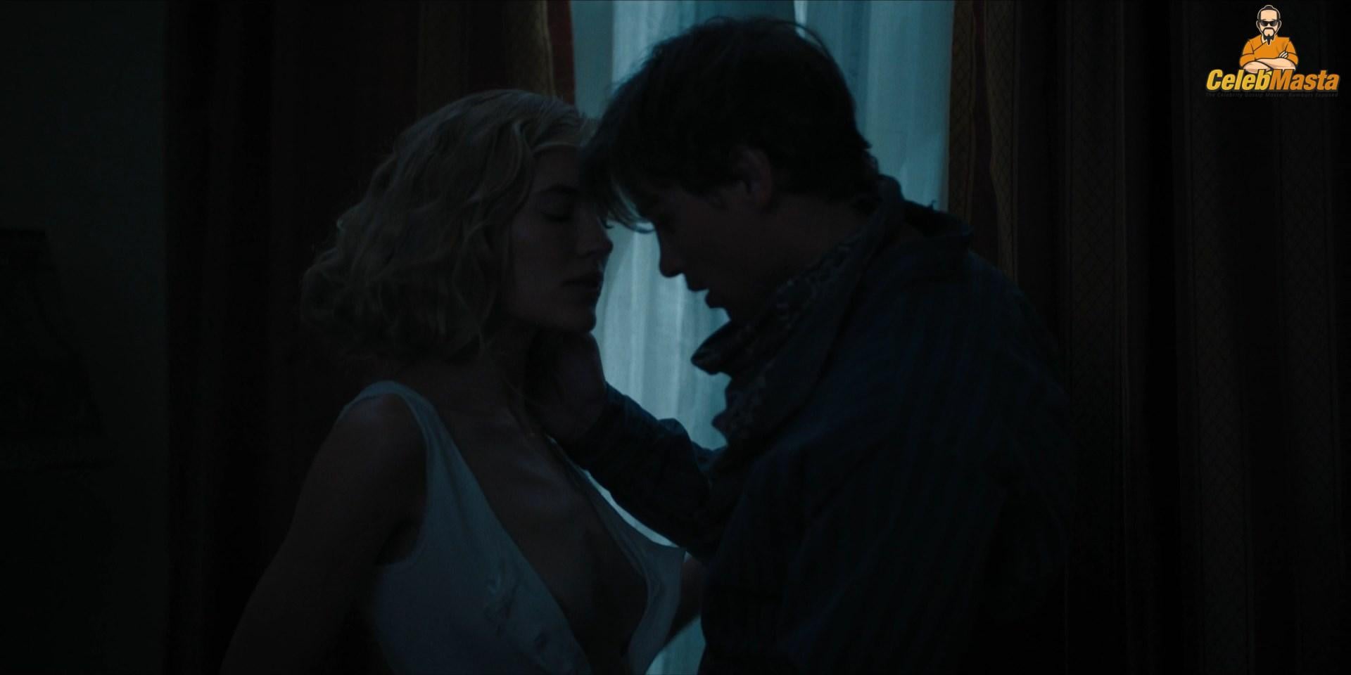 Michelle Randolph Sex Scene Videos and Nude Photos